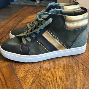 Womens Steve Madden high top sneakers
